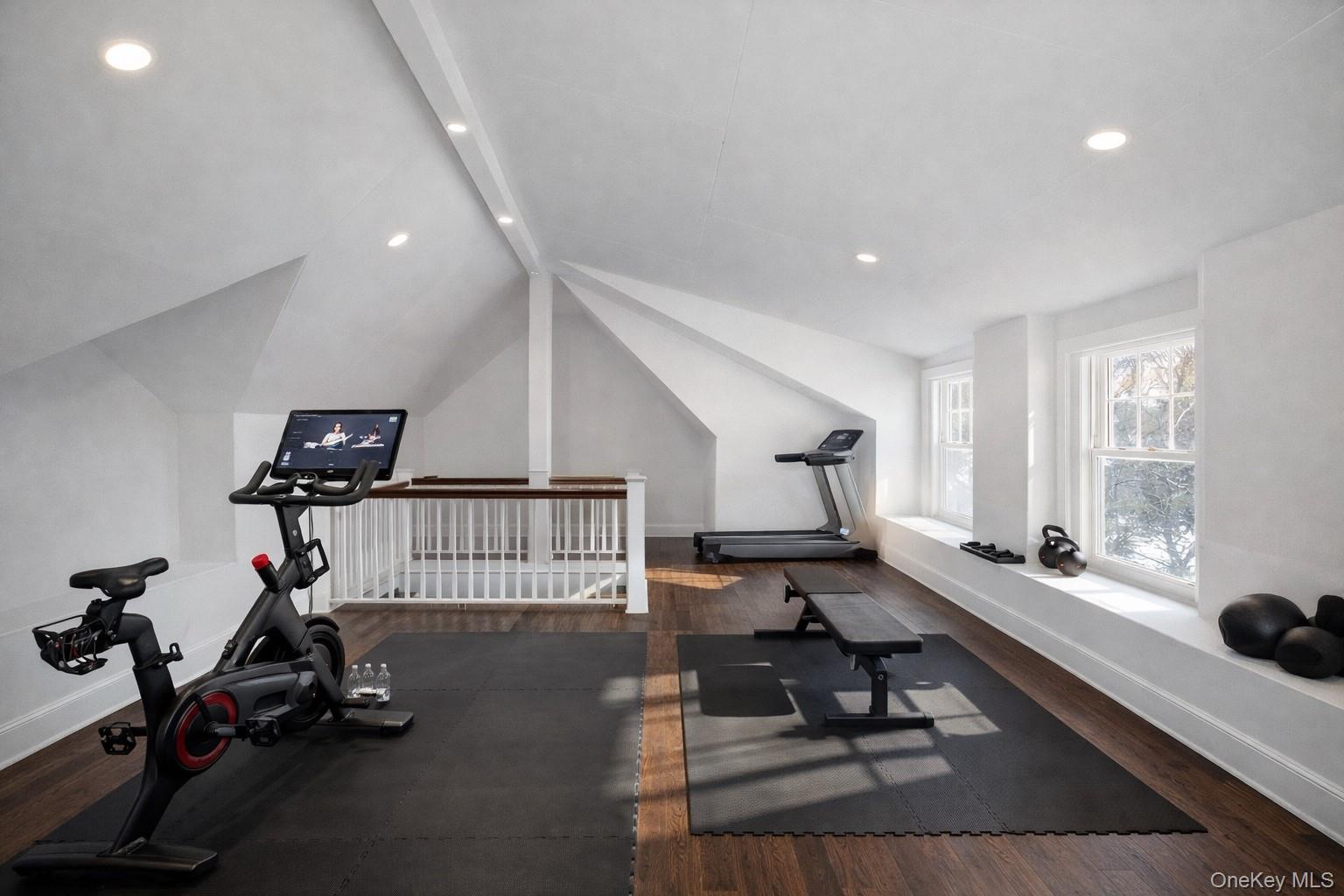 161 Seaman Neck Road Dix Hills, NY 11746 - Photo 27 of 50