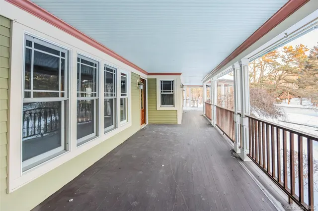 $1,999,999 | 161 Seaman Neck Road, Dix Hills, NY 11746