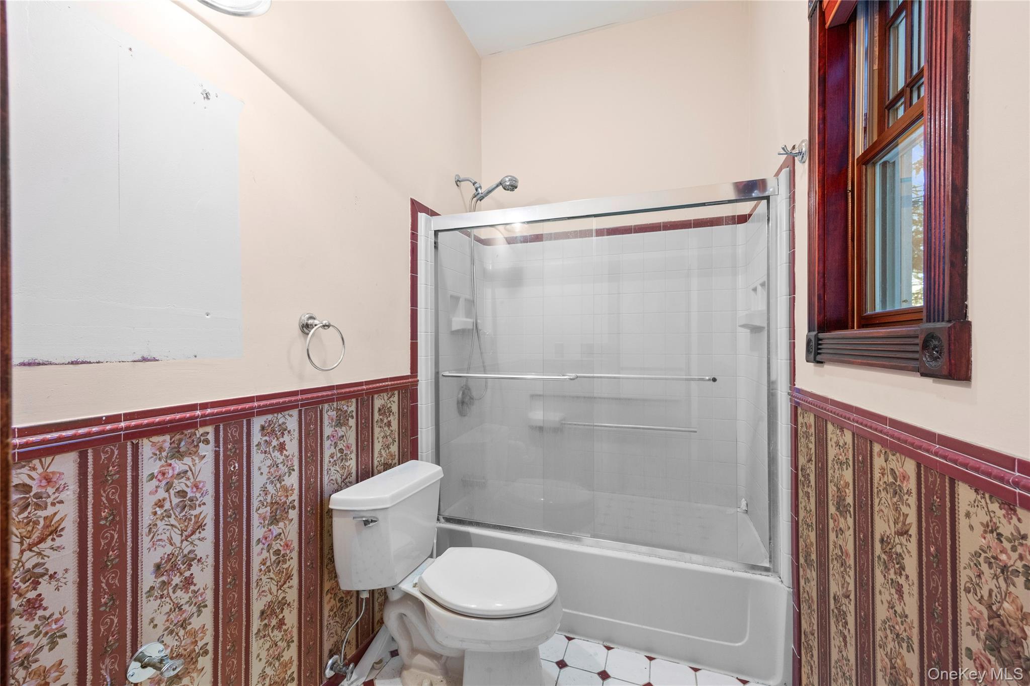 161 Seaman Neck Road Dix Hills, NY 11746 - Photo 33 of 50