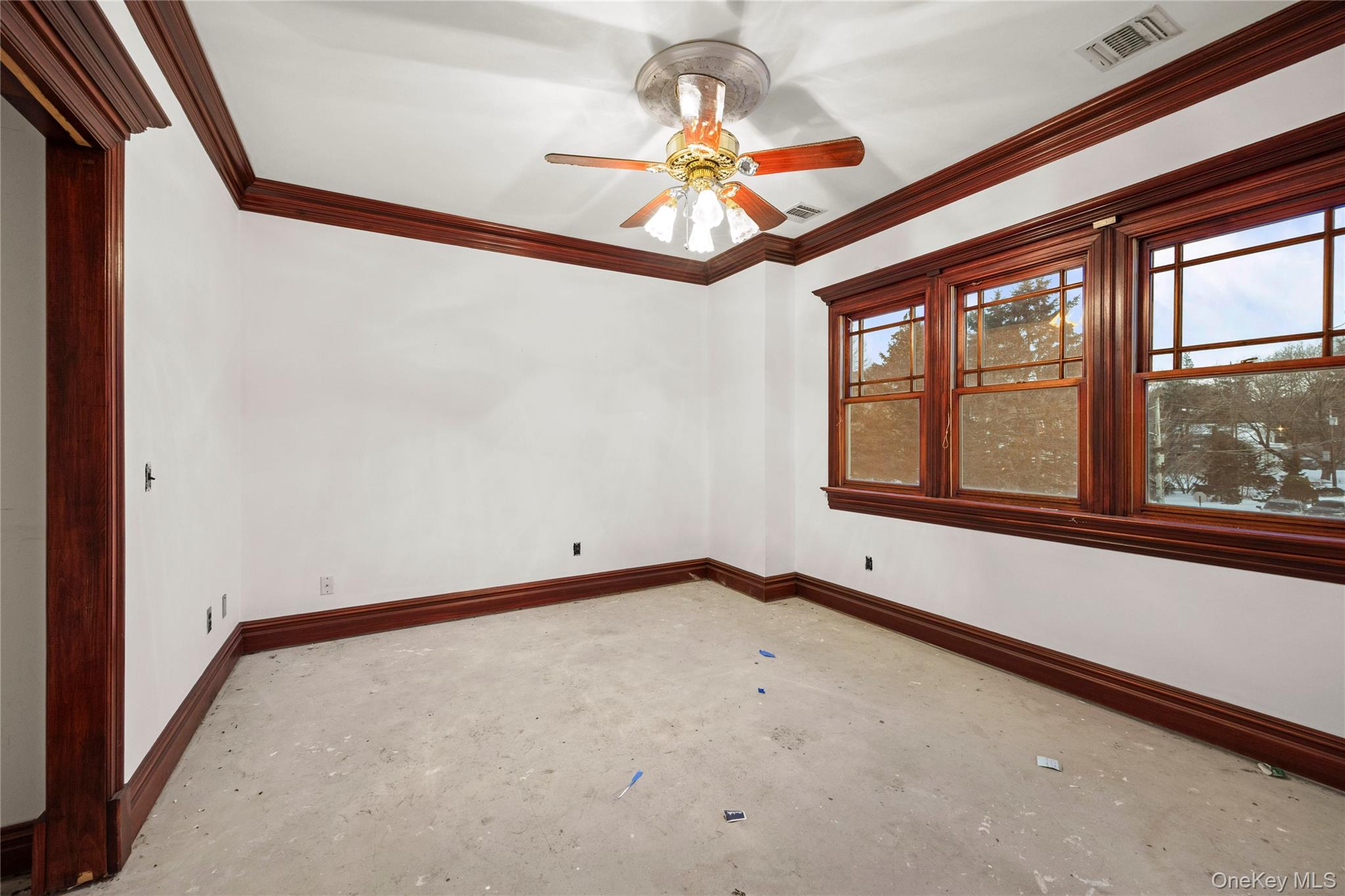 161 Seaman Neck Road Dix Hills, NY 11746 - Photo 34 of 50