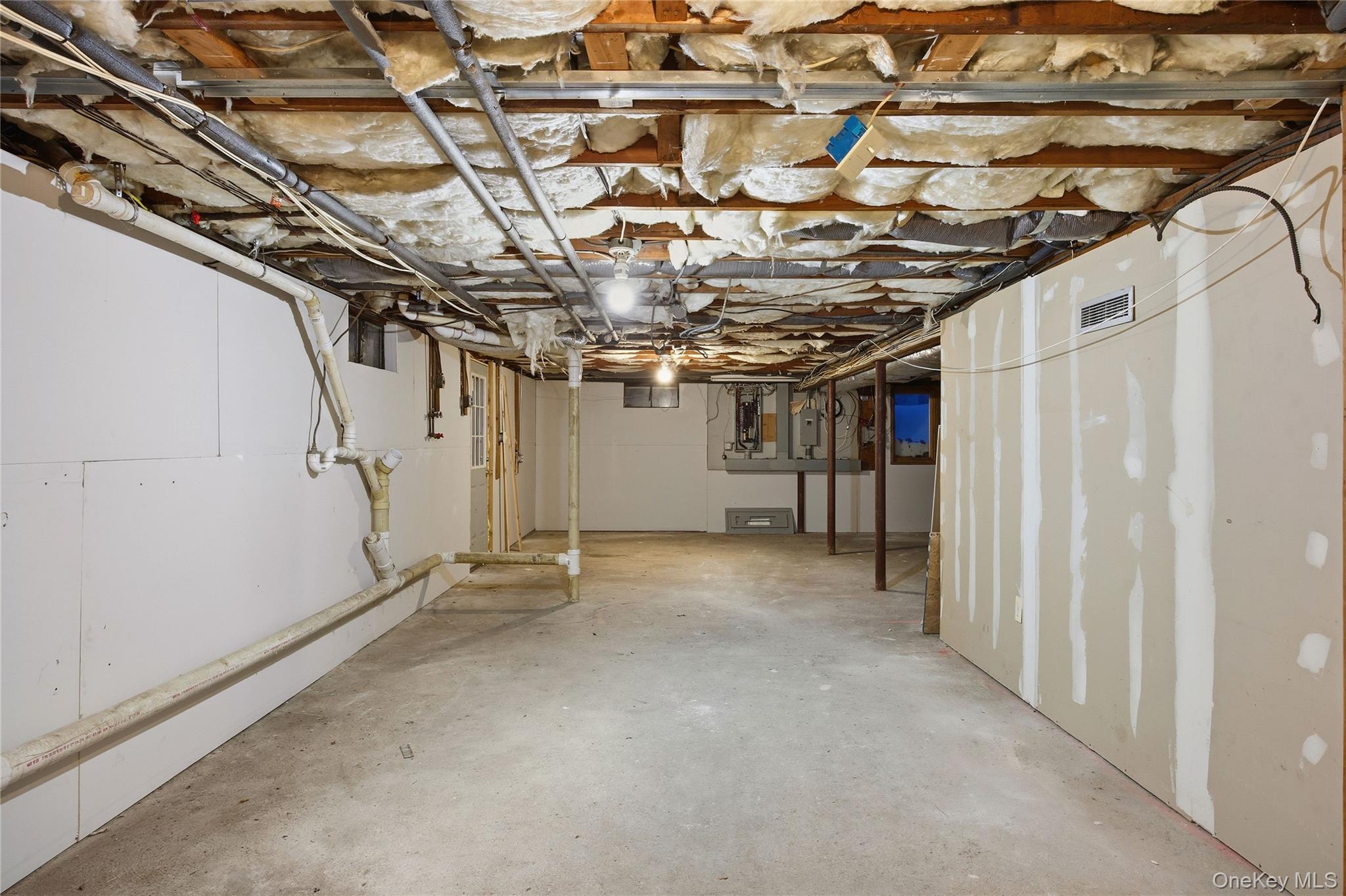 161 Seaman Neck Road Dix Hills, NY 11746 - Photo 47 of 50