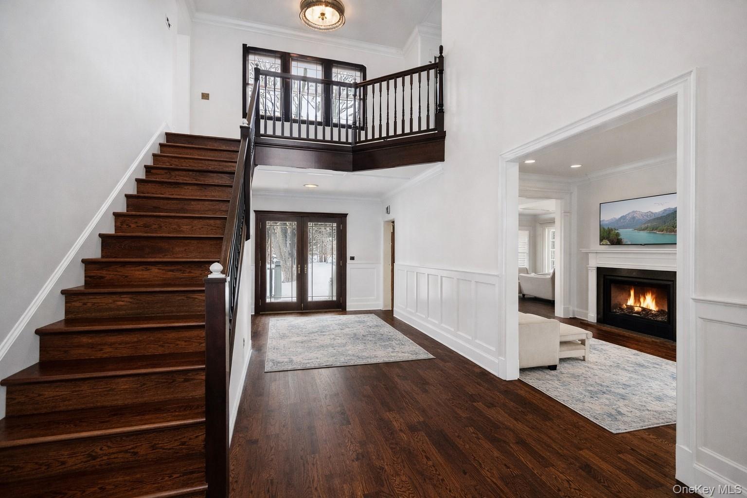 161 Seaman Neck Road Dix Hills, NY 11746 - Photo 5 of 50