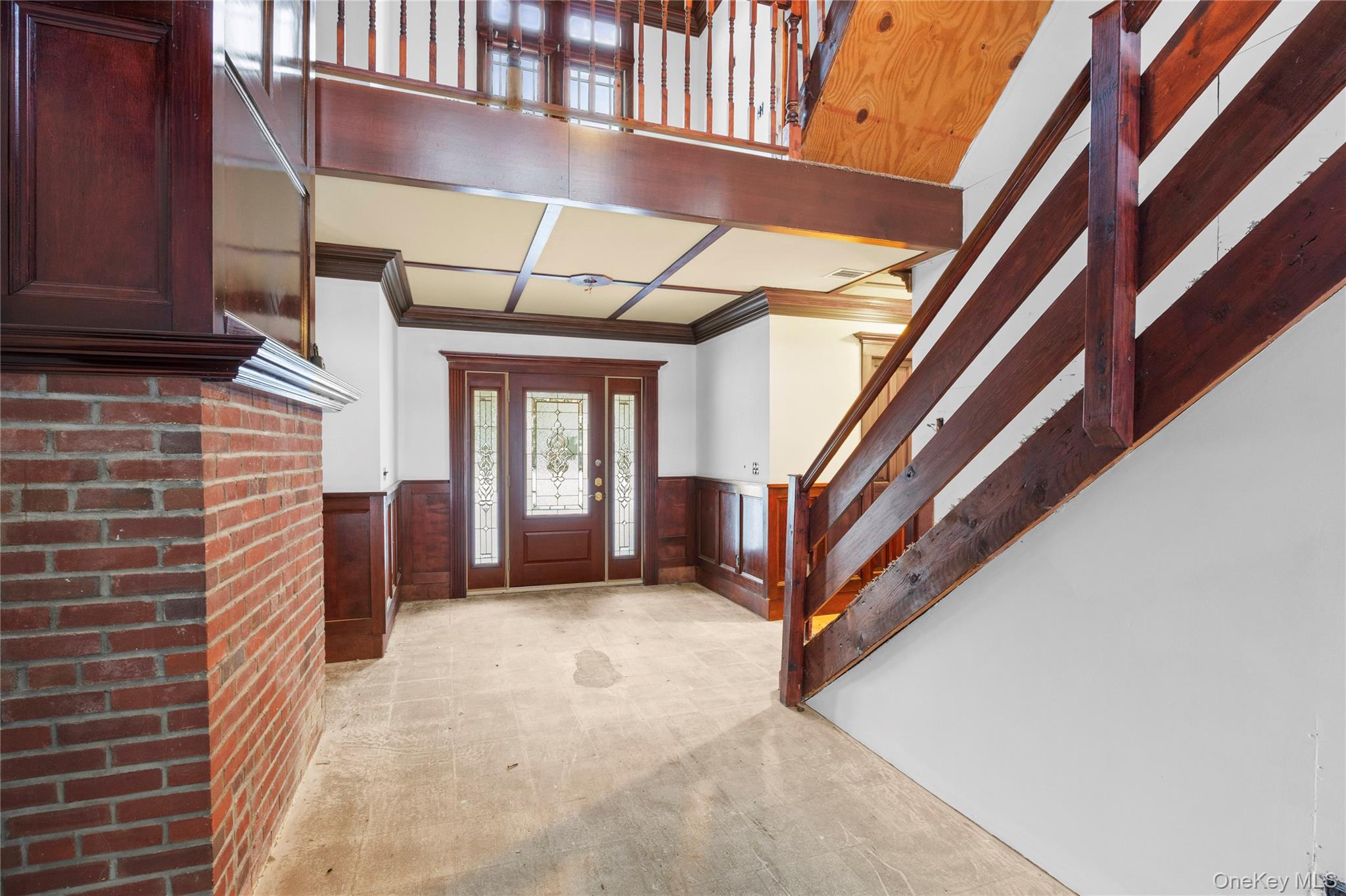 161 Seaman Neck Road Dix Hills, NY 11746 - Photo 6 of 50