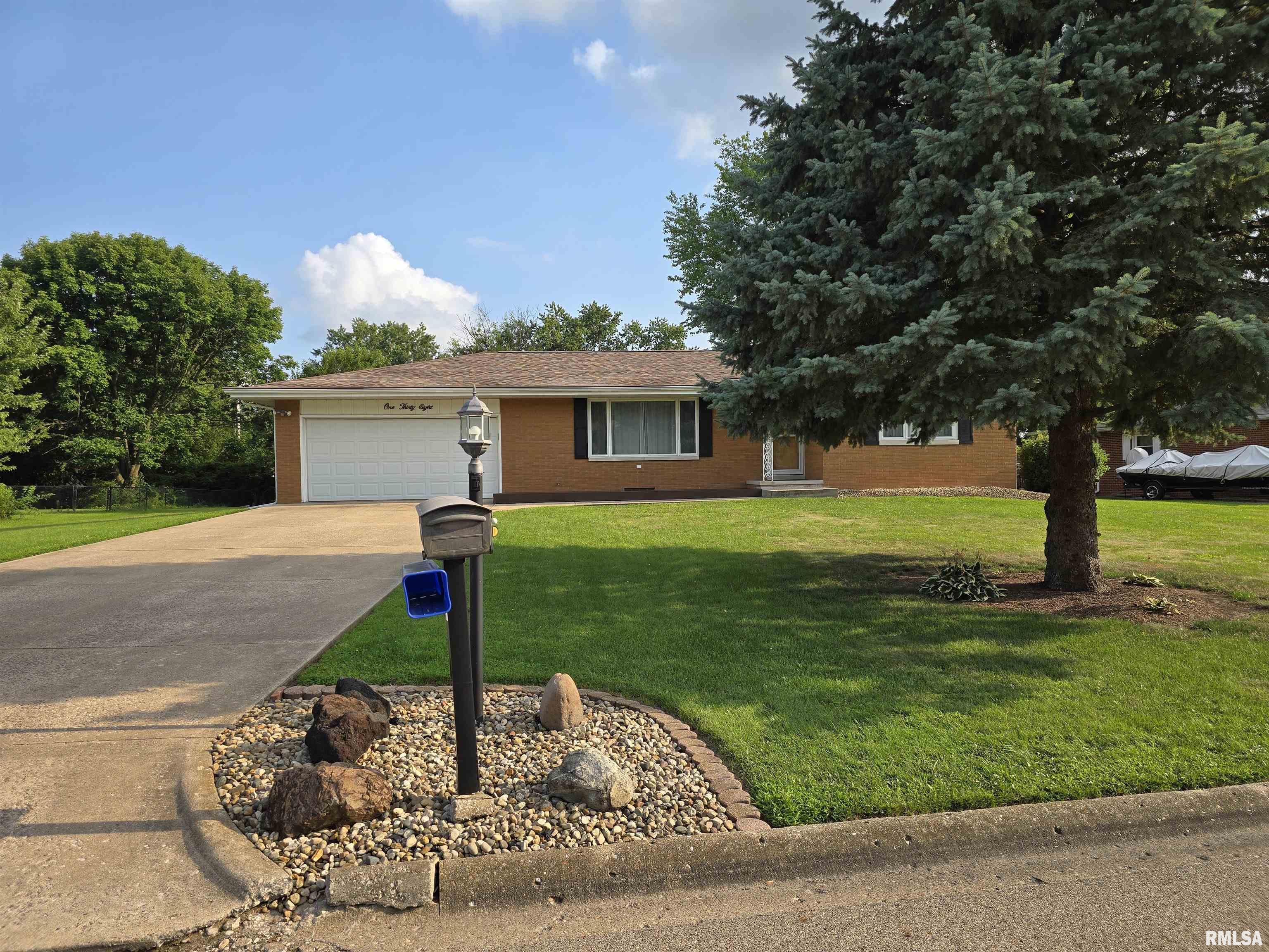 138 Harvester Road Canton, IL 61520 - Photo 2 of 4 Gallery Image 2
