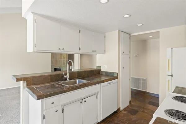 $218,000 | 555 Vallombrosa Avenue, Unit 86, Chico, CA 95926