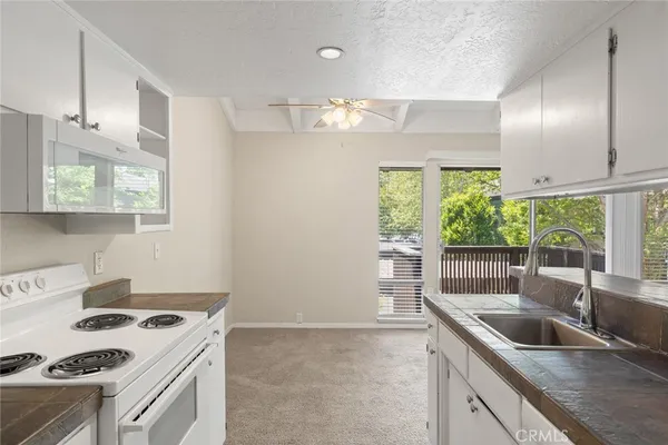 $218,000 | 555 Vallombrosa Avenue, Unit 86, Chico, CA 95926