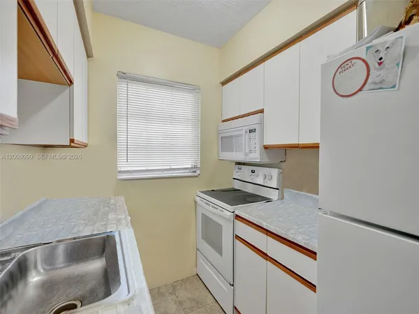 $1,500 | 1211 Northeast 23rd Avenue, Unit 2, Pompano Beach, FL 33062