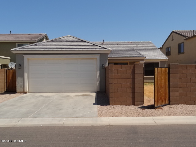 3299 East Franklin Avenue Gilbert, AZ 85295 - Photo 11 of 37 023-324396 BACK GARAGE