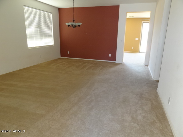 3299 East Franklin Avenue Gilbert, AZ 85295 - Photo 34 of 37 023-324396 LIVING ROOM