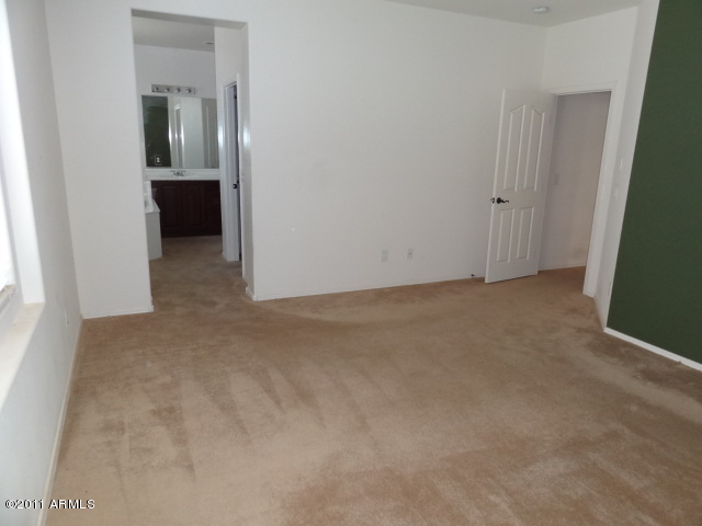 3299 East Franklin Avenue Gilbert, AZ 85295 - Photo 36 of 37 023-324396 MASTER BEDROOM