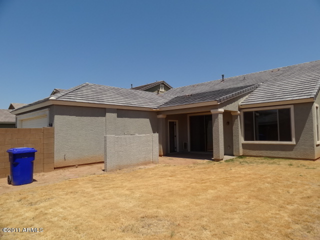 3299 East Franklin Avenue Gilbert, AZ 85295 - Photo 7 of 37 023-324396 BACK
