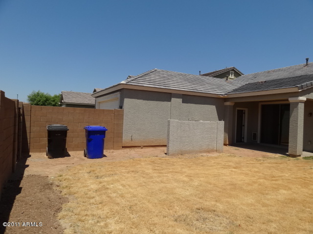 3299 East Franklin Avenue Gilbert, AZ 85295 - Photo 9 of 37 023-324396 BACK YARD