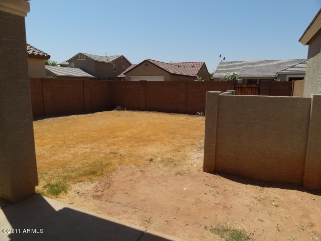 3299 East Franklin Avenue Gilbert, AZ 85295 - Photo 10 of 37 023-324396 BACKYARD