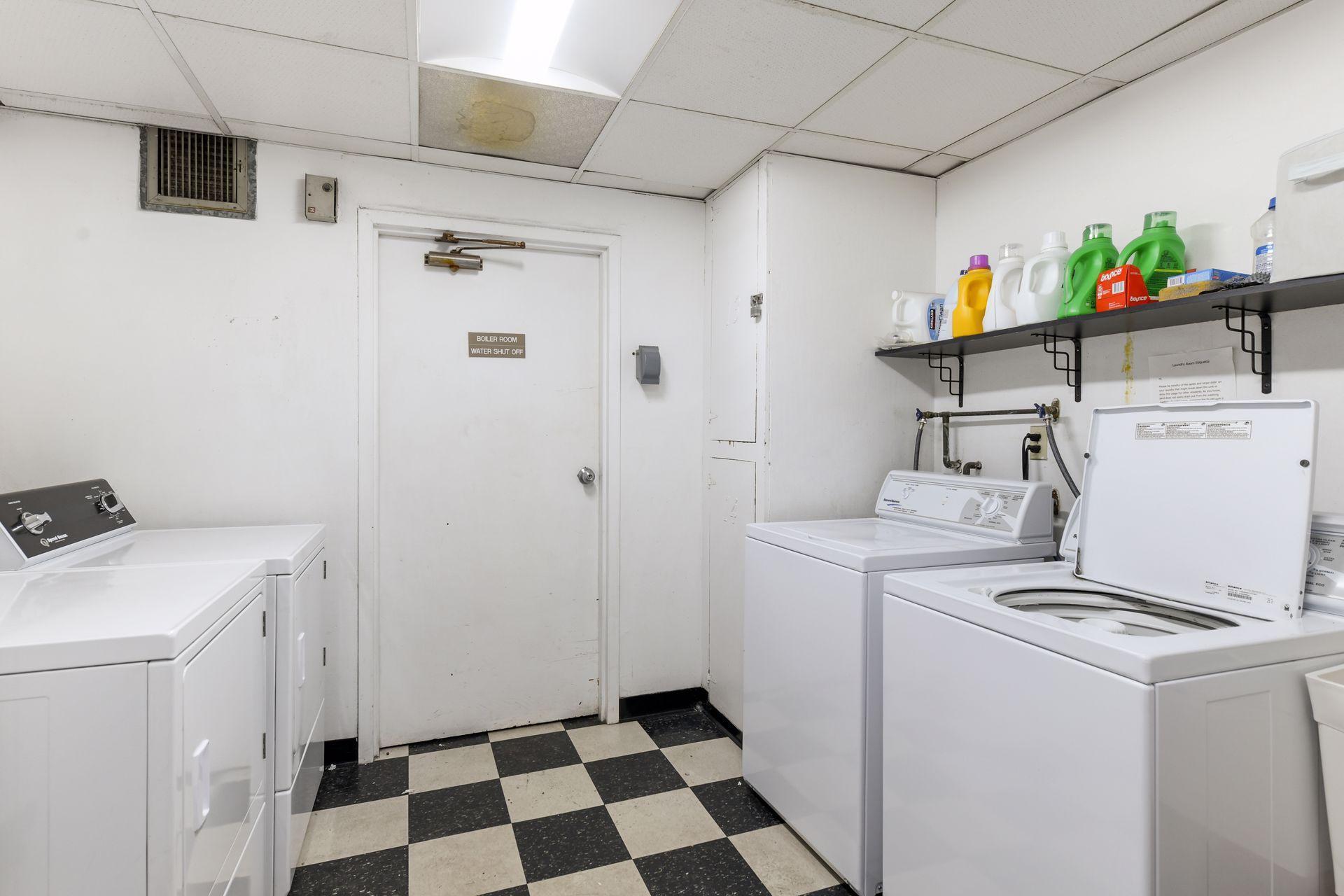 520 Ridgewood Avenue, Unit 202 Minneapolis, MN 55403 - Photo 11 of 16 Gallery Image 11