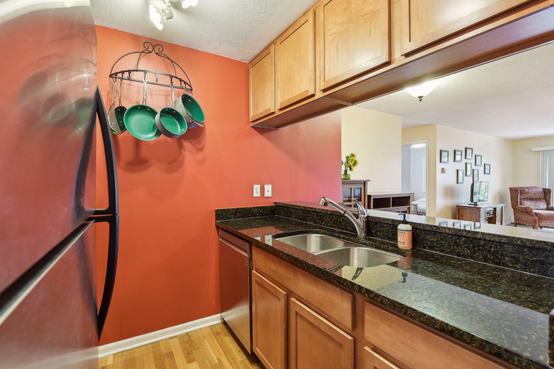 520 Ridgewood Avenue, Unit 202 Minneapolis, MN 55403 - Photo 4 of 16 Gallery Image 4