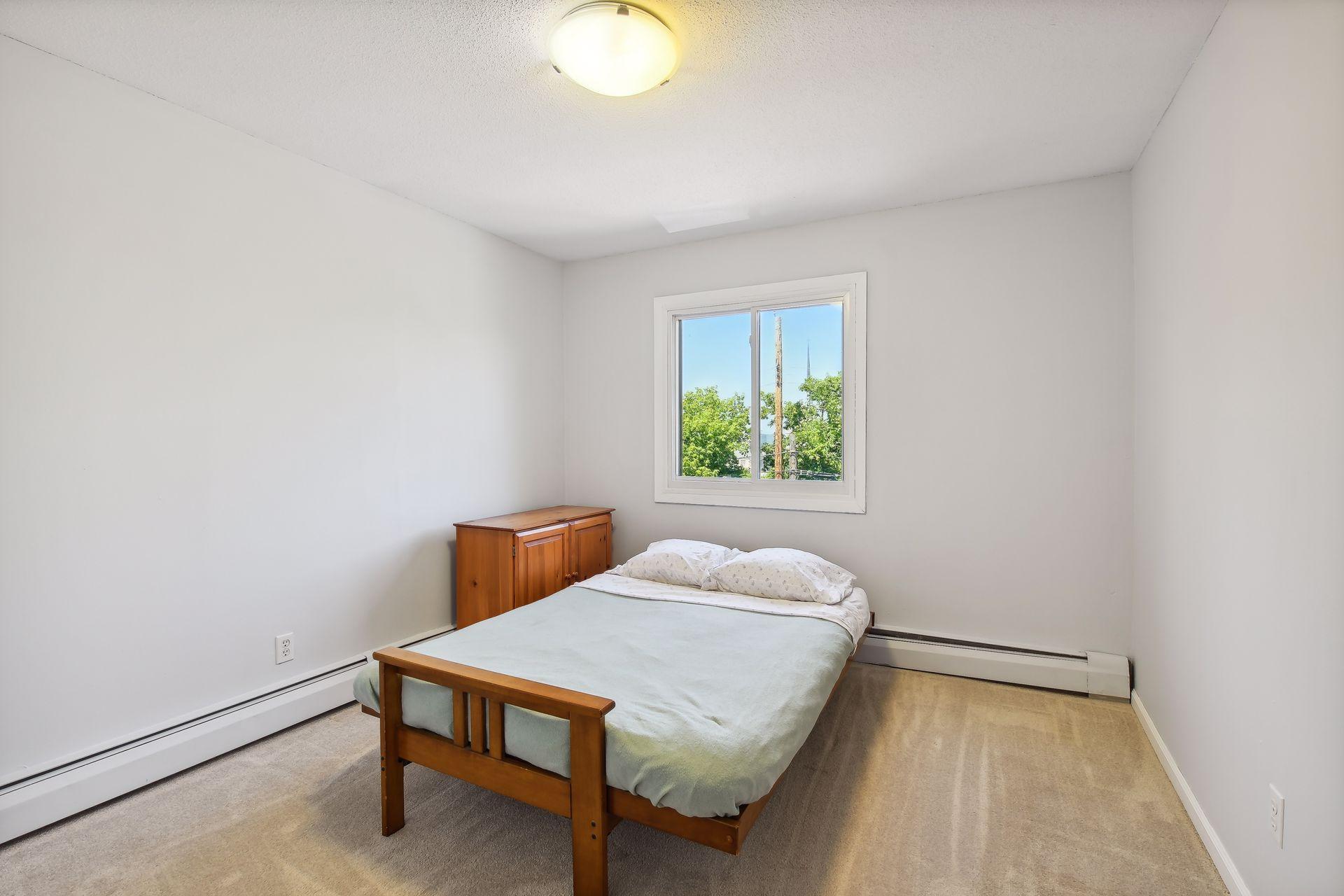 520 Ridgewood Avenue, Unit 202 Minneapolis, MN 55403 - Photo 8 of 16 Gallery Image 8