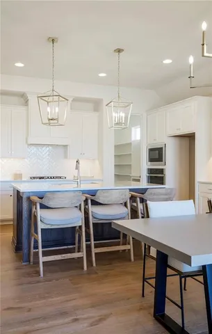 $708,348 | 4218 West 158th Terrace, Overland Park, KS 66224