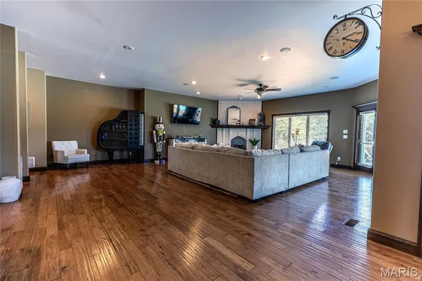 $1,800,000 | 6708 Brown Lane, Poplar Bluff, MO 63901