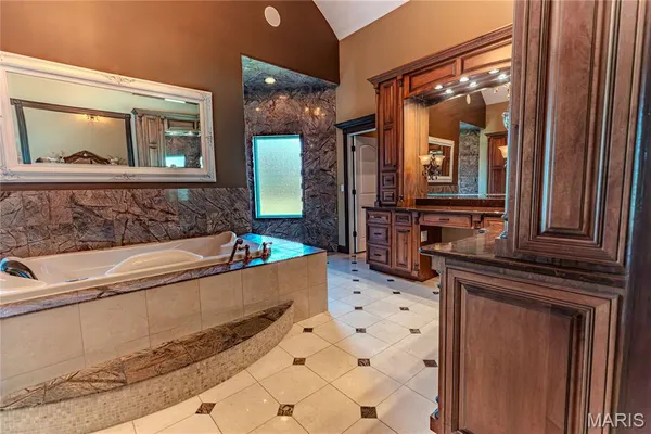 $1,800,000 | 6708 Brown Lane, Poplar Bluff, MO 63901