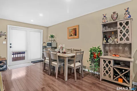 $3,300 | 14 1/2 Fairview Avenue, Unit B3, Norwalk, CT 06850