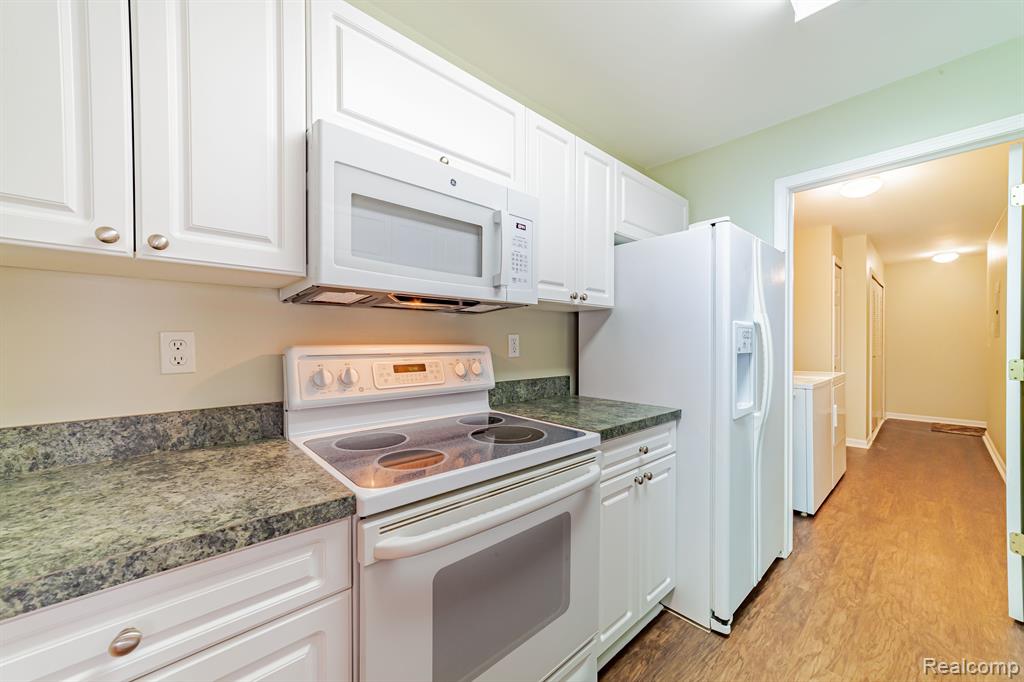 3553 Oakmonte Boulevard, Unit 48 Rochester, MI 48306 - Photo 18 of 32