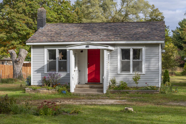 115 Ontario Road Niles, MI 49120 - Photo 1 of 40 115 Ontario Rd Niles 054