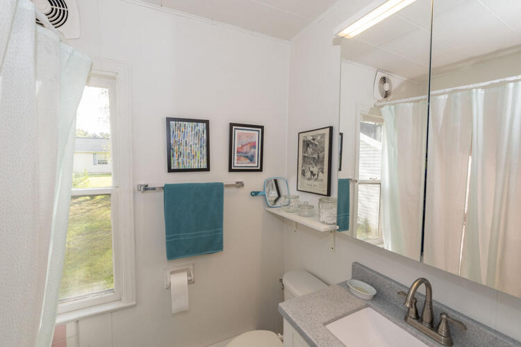 115 Ontario Road Niles, MI 49120 - Photo 18 of 40 115 Ontario Rd Niles Bathroom