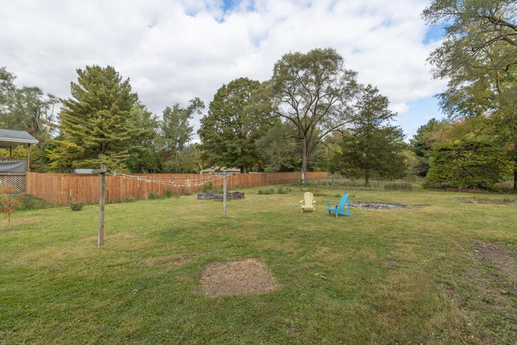 115 Ontario Road Niles, MI 49120 - Photo 32 of 40 115 Ontario Rd Niles Yard 3
