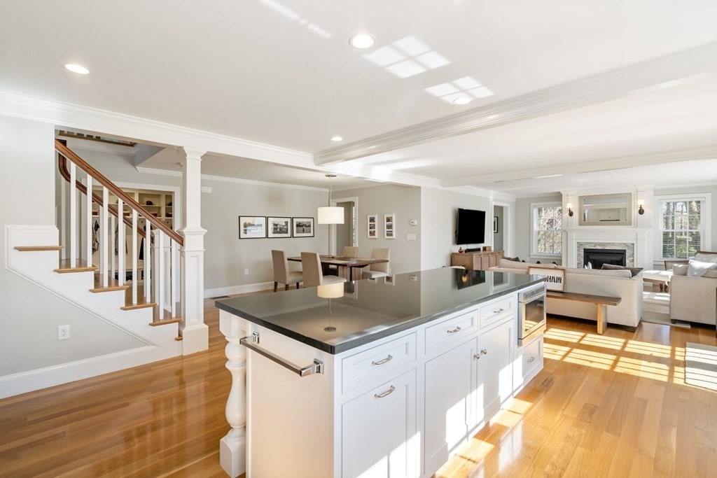 40 Smith Road Hingham, MA 02043 - Photo 8 of 39 Gallery Image 8