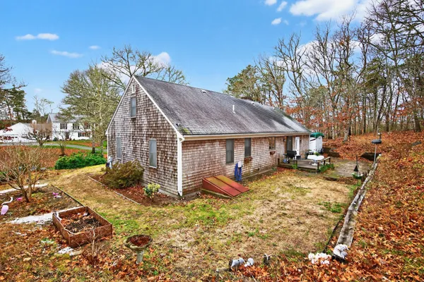 $842,000 | 33 Duck Marsh Lane, Chatham, MA 02633