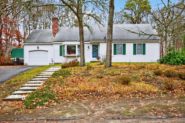 $842,000 | 33 Duck Marsh Lane, Chatham, MA 02633