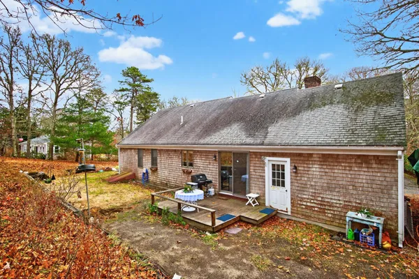 $842,000 | 33 Duck Marsh Lane, Chatham, MA 02633
