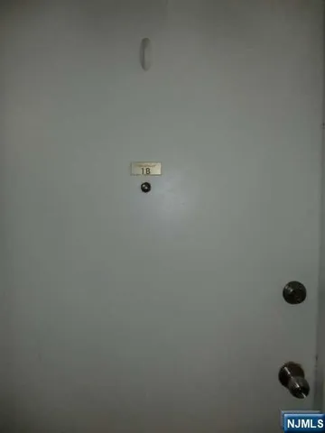 $1,675 | 9 Columbia Terrace, Unit 1B, Edgewater, NJ 07020