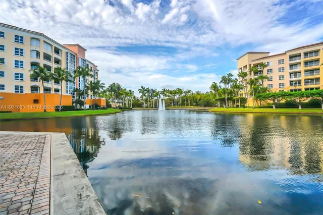 $13,500 | 735 Crandon Boulevard, Unit 503, Key Biscayne, FL 33149