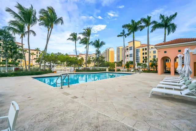 $13,500 | 735 Crandon Boulevard, Unit 503, Key Biscayne, FL 33149