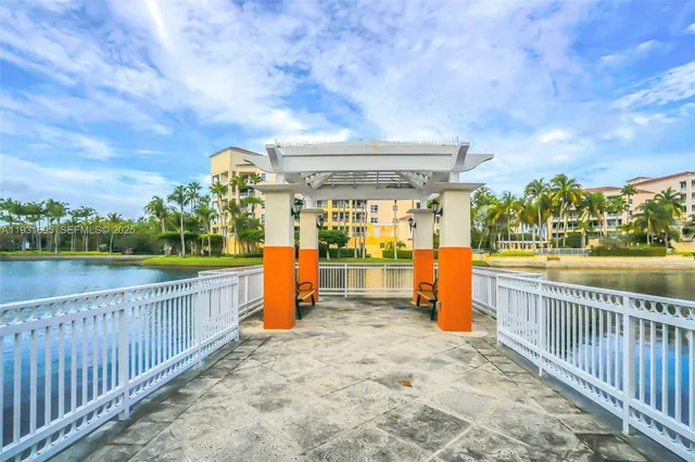 $13,500 | 735 Crandon Boulevard, Unit 503, Key Biscayne, FL 33149