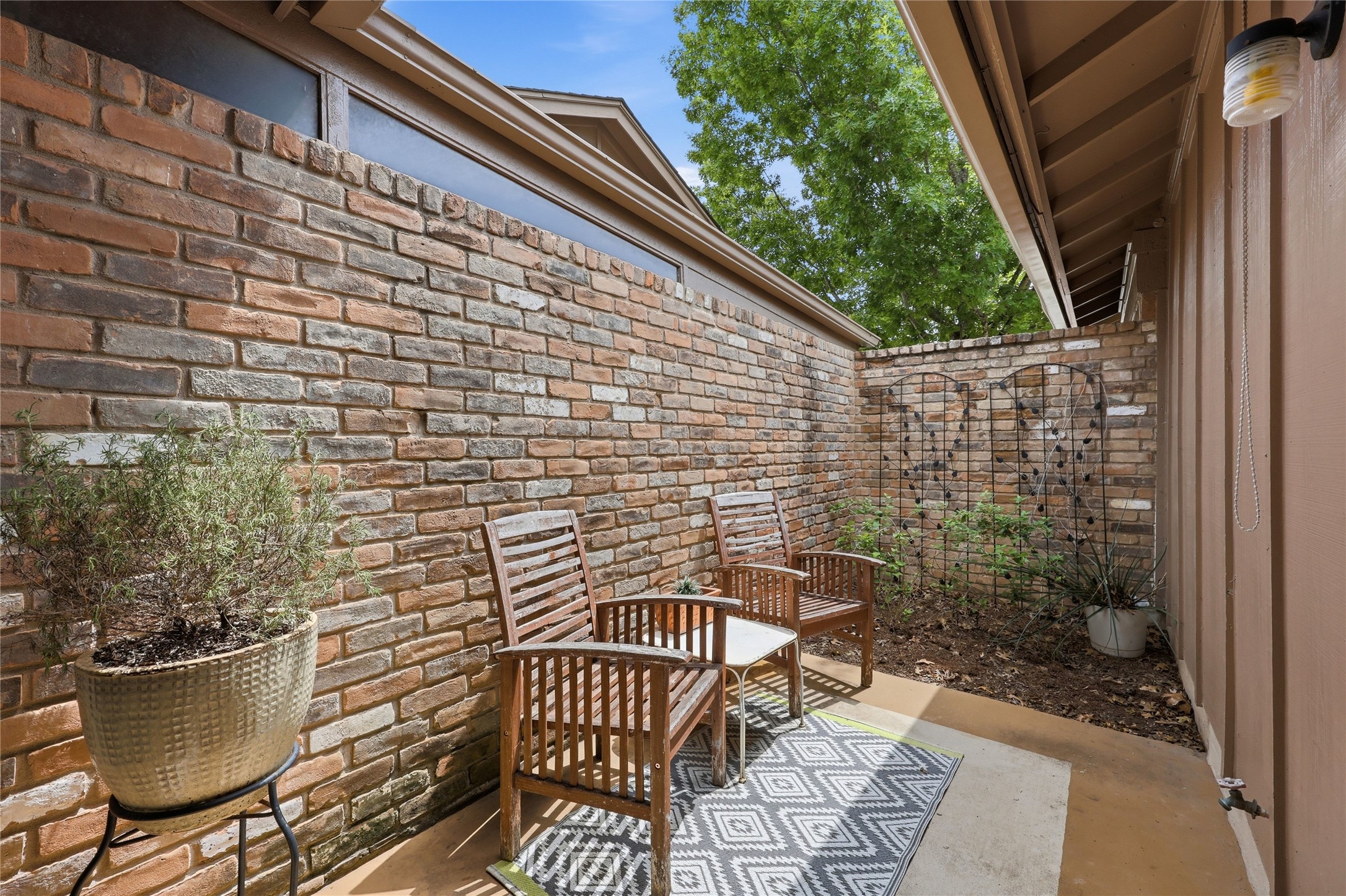 7516 Hemingway Street Austin, TX 78752 - Photo 28 of 34