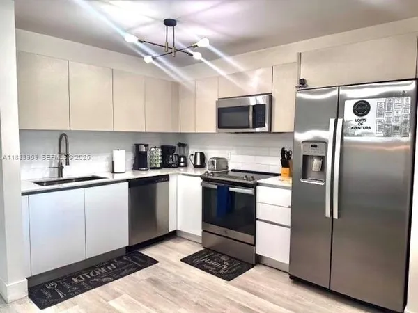 $348,000 | 19380 Northeast 26th Avenue, Unit 304, Miami, FL 33180