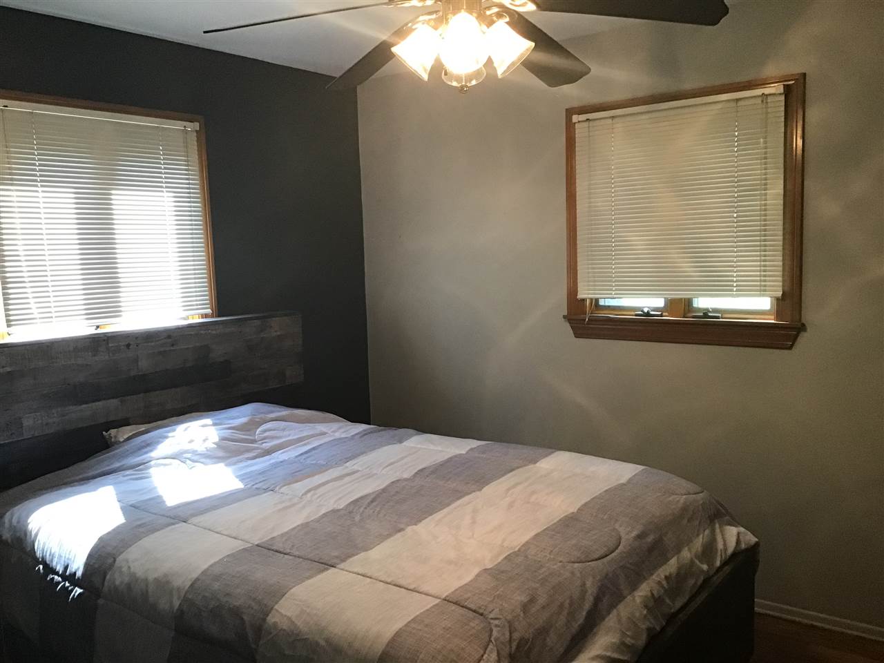 5443 Coldwater Road Flint, MI 48504 - Photo 4 of 20 31386113-3.JPG