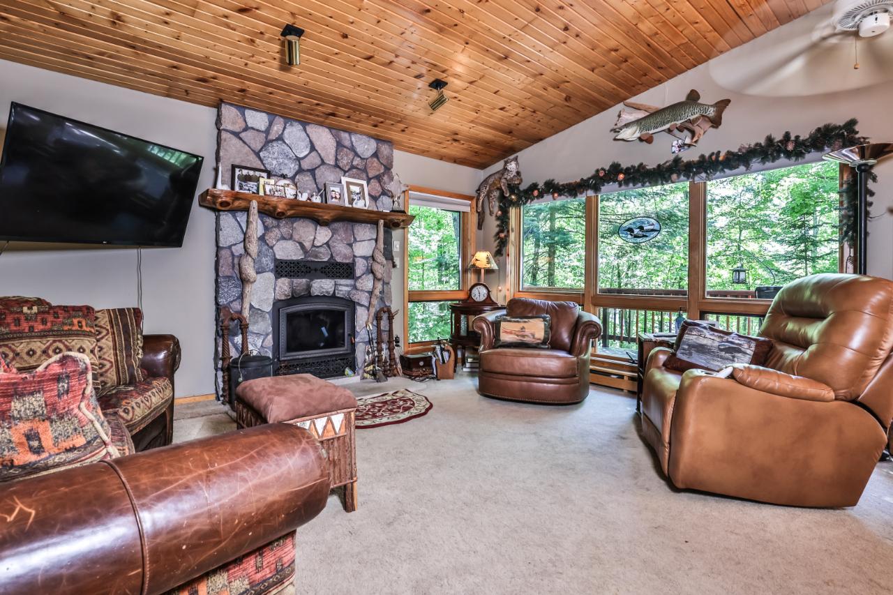 8059 East Bay Road Presque Isle, WI 54557 - Photo 6 of 37 Gallery Image 6