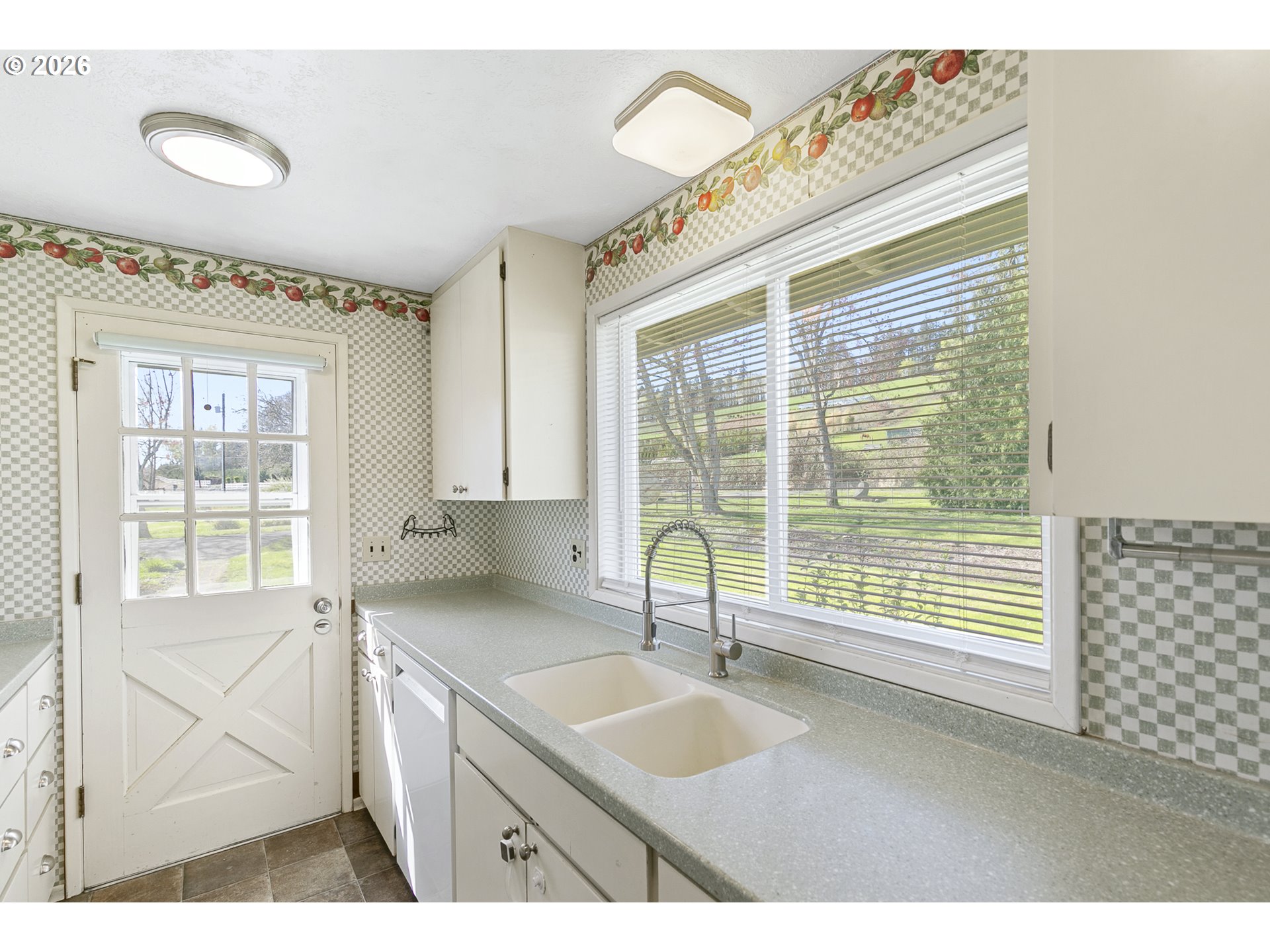 10418 Champoeg Road Northeast Aurora, OR 97002 - Photo 7 of 44