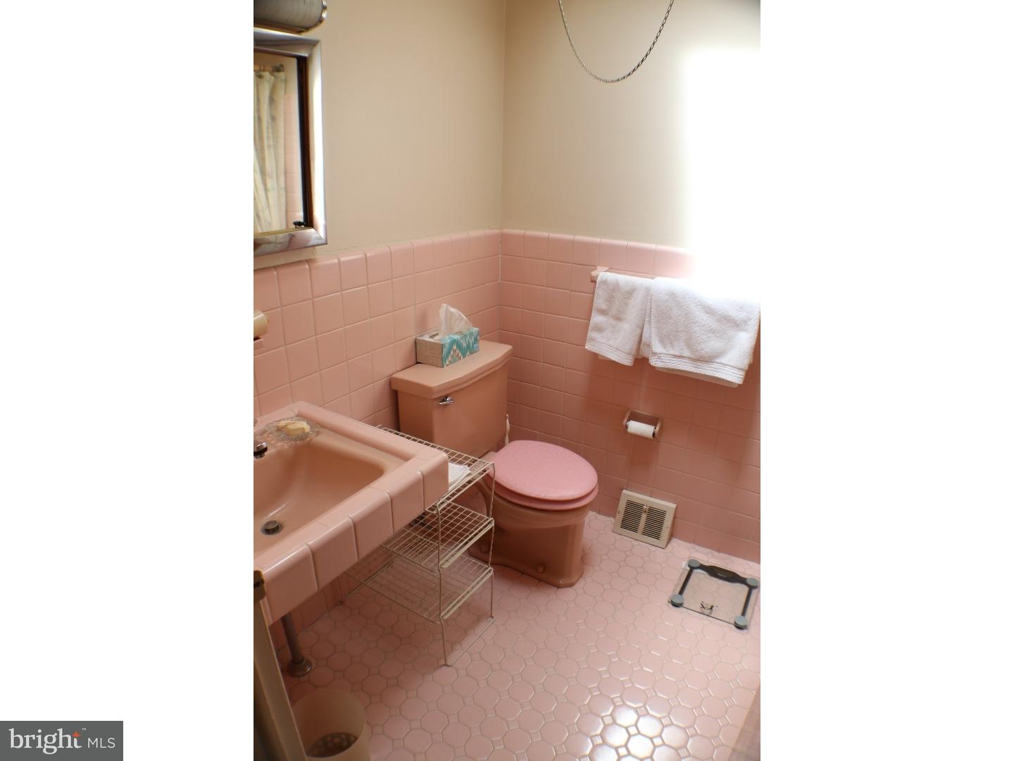 164 Juniper Road Havertown, PA 19083 - Photo 12 of 17