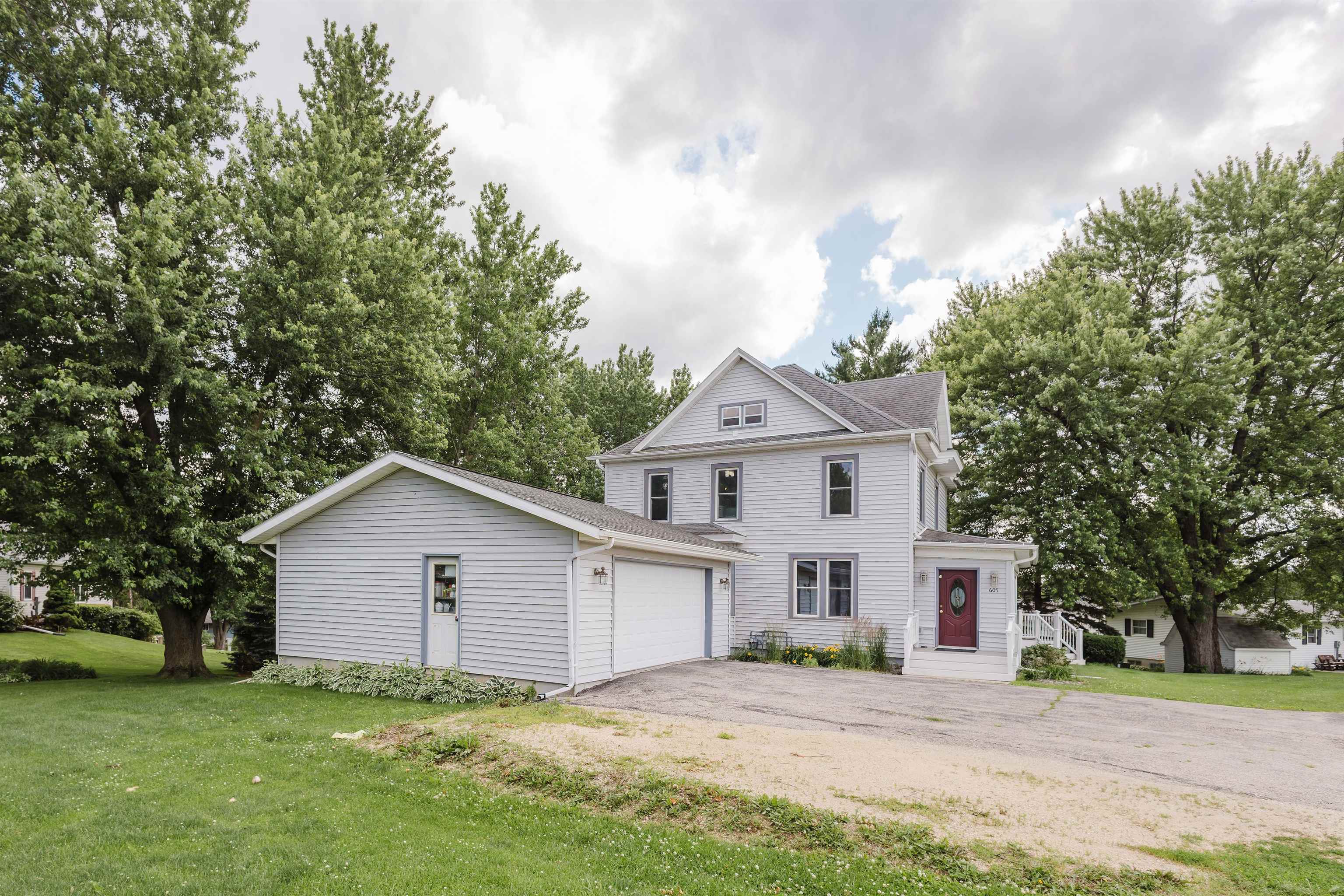 607 Dodge Street Mineral Point, WI 53565 - Photo 9 of 64