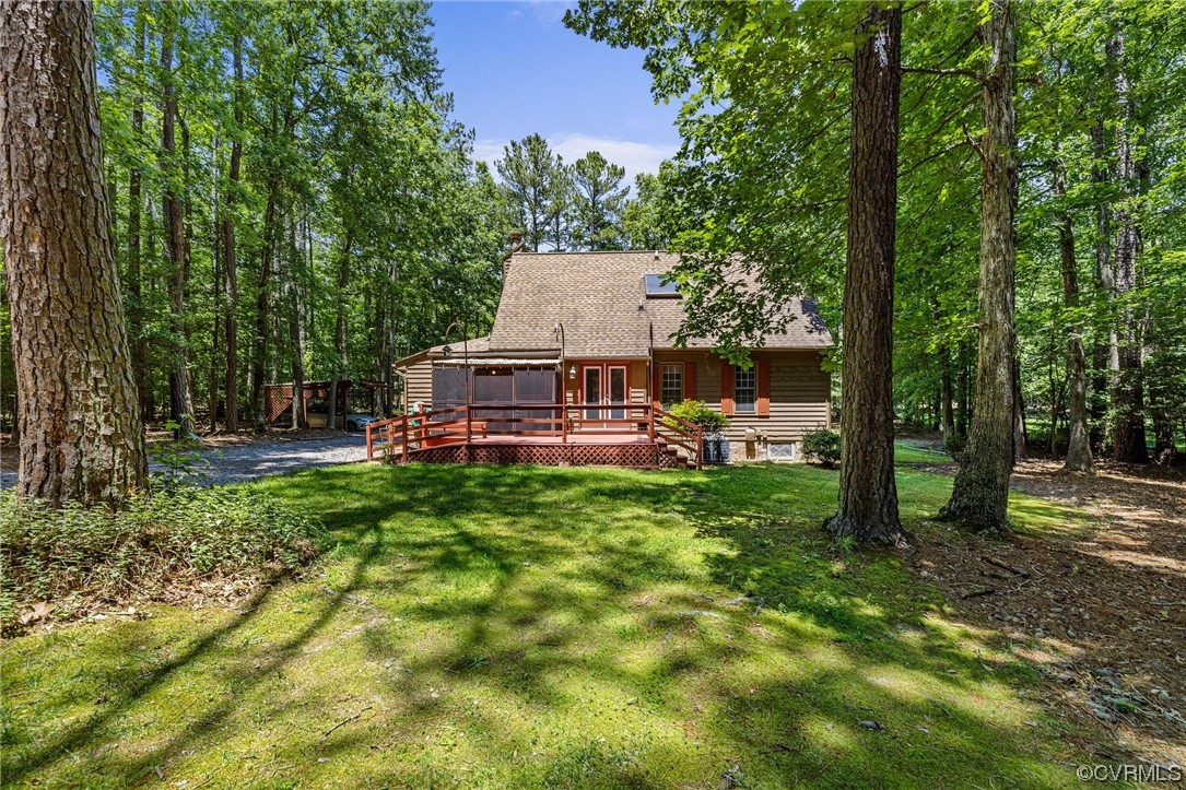 12441 Spring Run Road Chesterfield, VA 23832 - Photo 26 of 28 a view of a house with backyard and sitting area