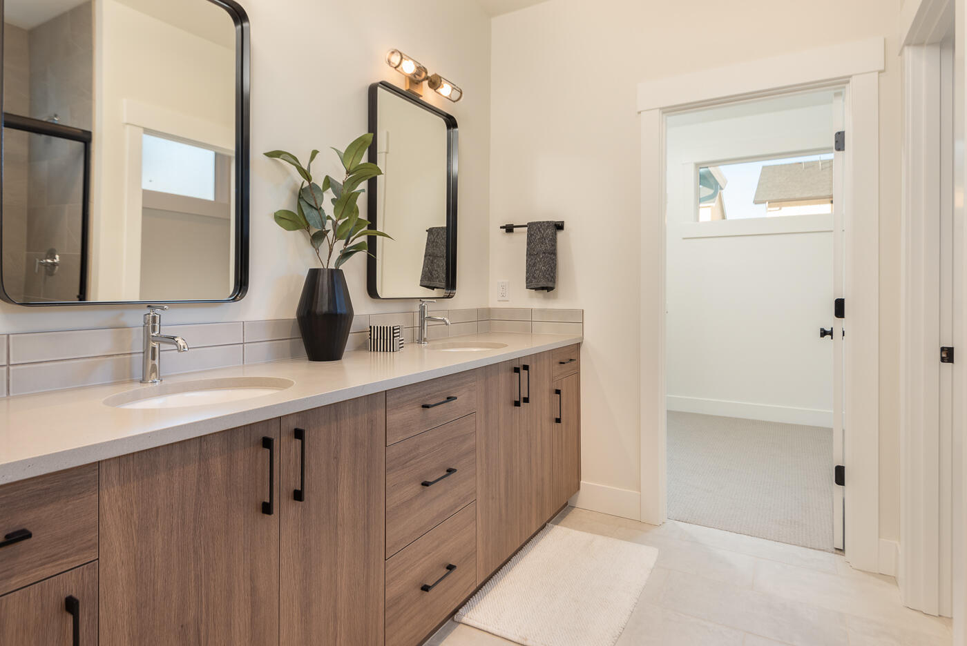 20510 Murphy Road, Unit LOT 43 Bend, OR 97702 - Photo 20 of 34 Primary Bathroom