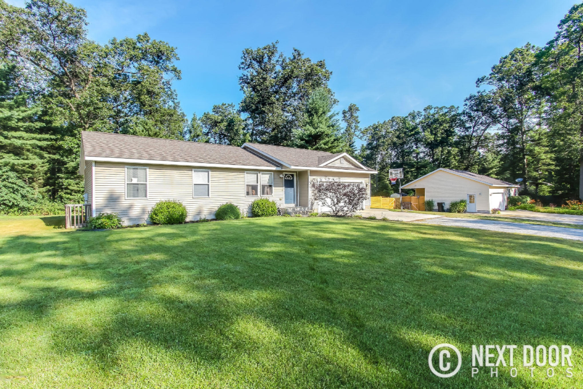 2741 Russell Road Muskegon, MI 49445 - Photo 3 of 30 2741-Russell-Rd_0086_blended