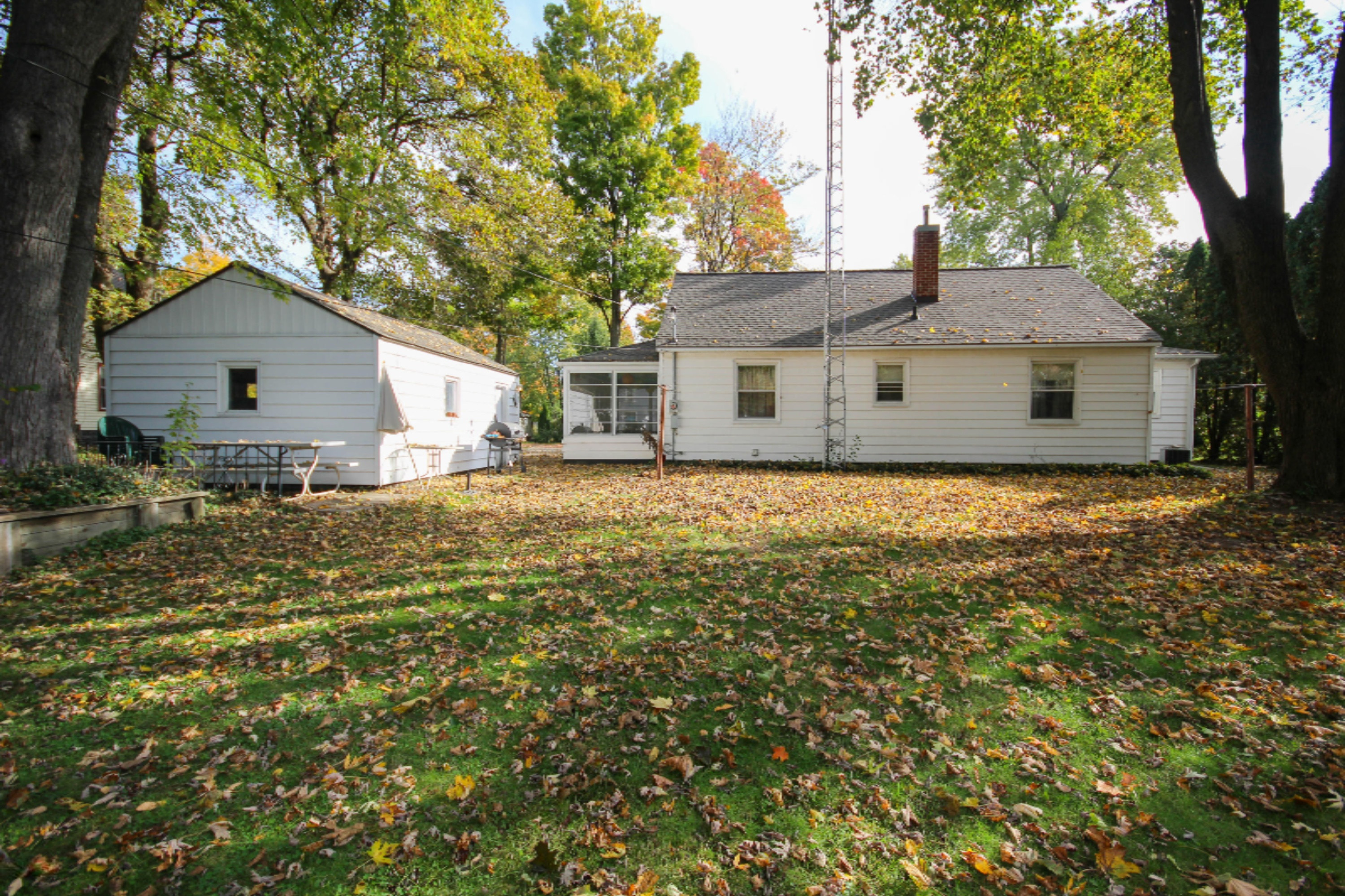 327 South Constantine Street Three Rivers, MI 49093 - Photo 5 of 25 untitled (5 of 25)