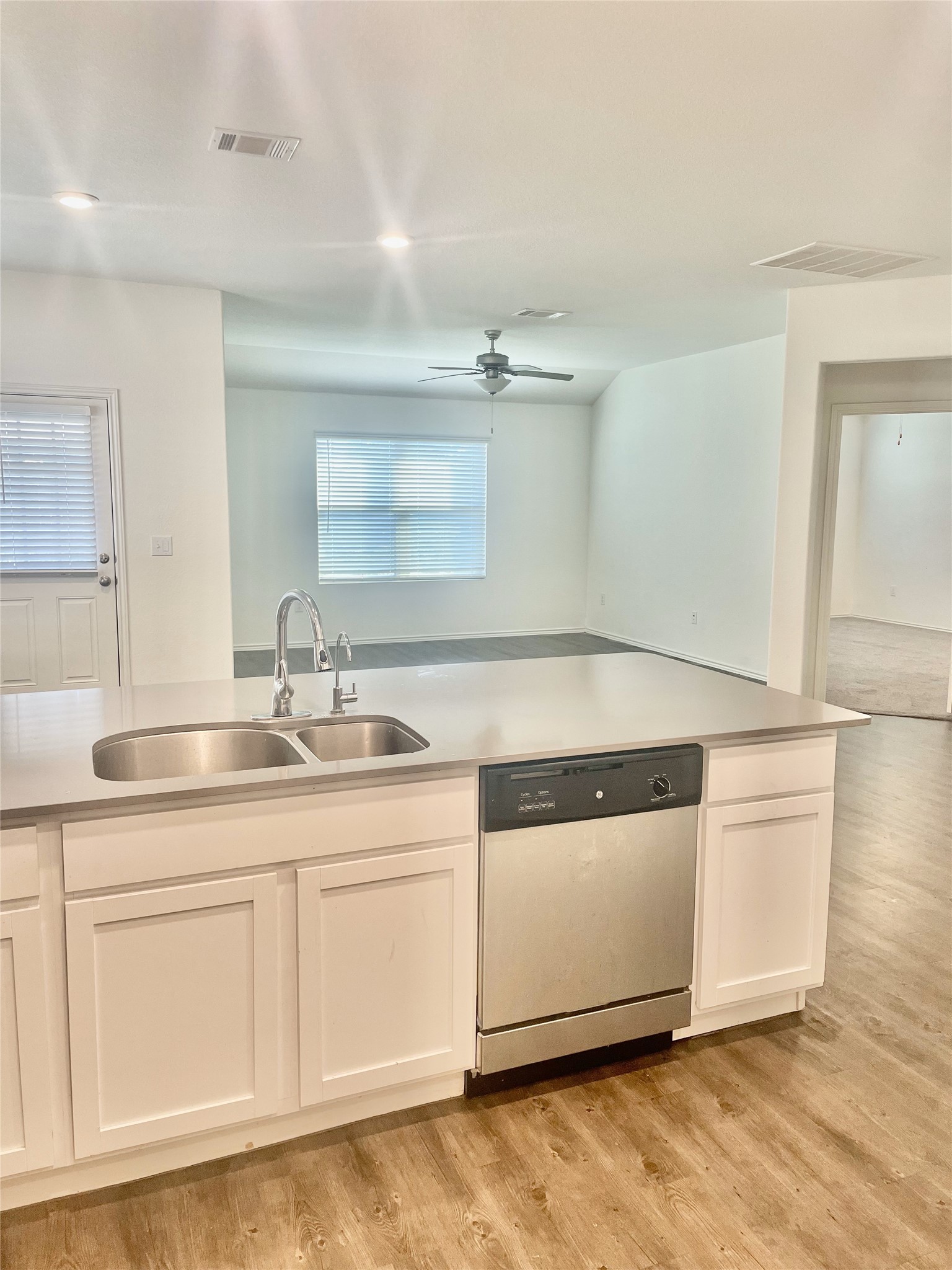 5716 Southerner Way Austin, TX 78747 - Photo 8 of 33