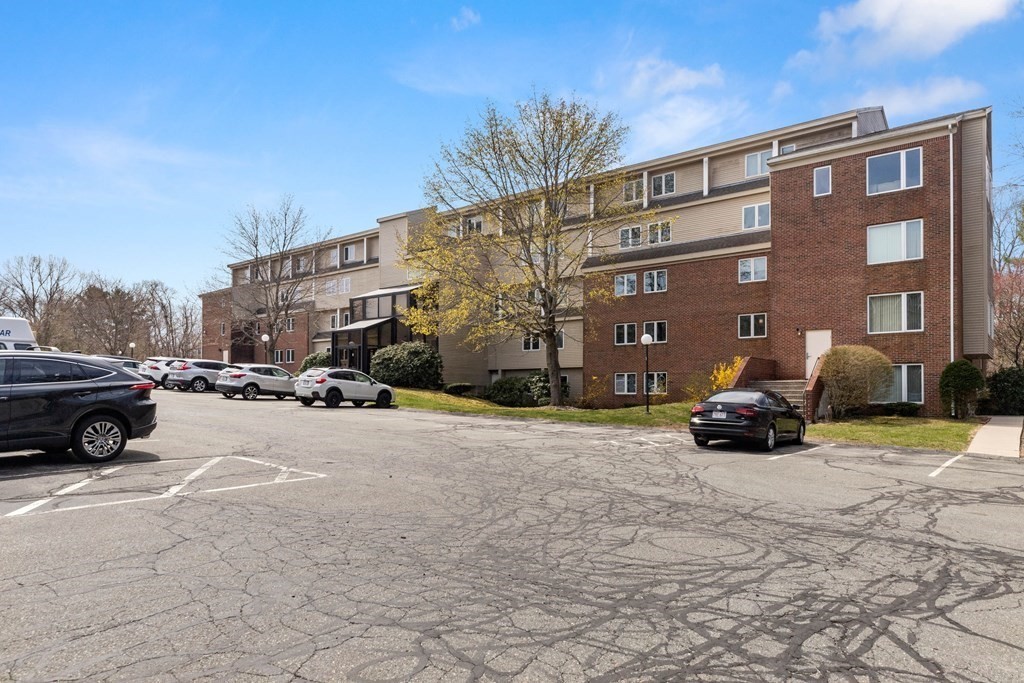 2 Duck Pond Road, Unit 135 Beverly, MA 01915 - Photo 14 of 17 Gallery Image 14