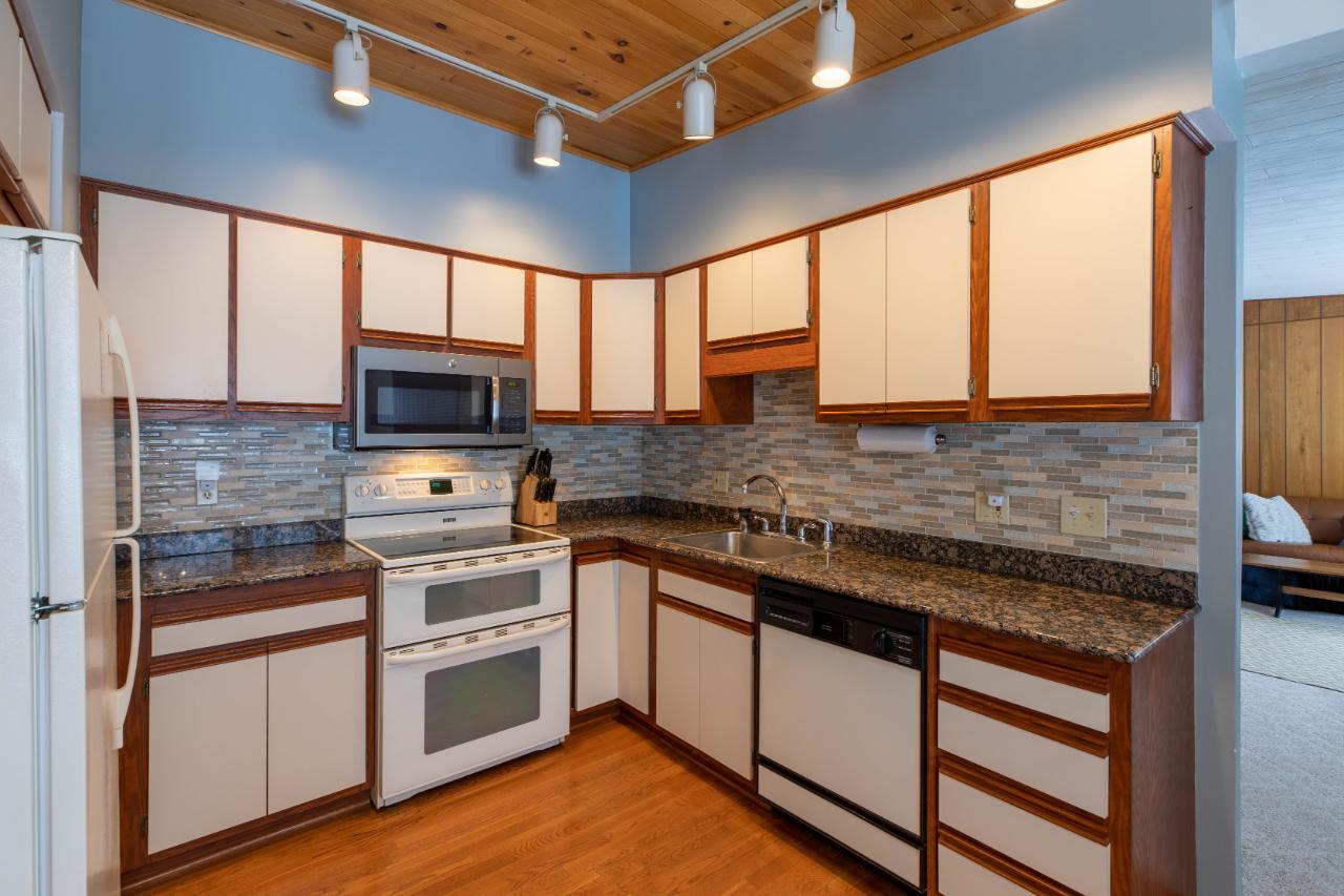 7233 Bay Road Rhinelander, WI 54501 - Photo 11 of 52 Gallery Image 11